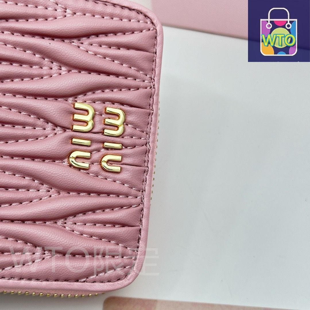 【美品】ミュウミュウmiumiu デニム+刺繍 財布 ミュウミュウ デニム 刺繍 二つ折り 財布 ウォレット 希少