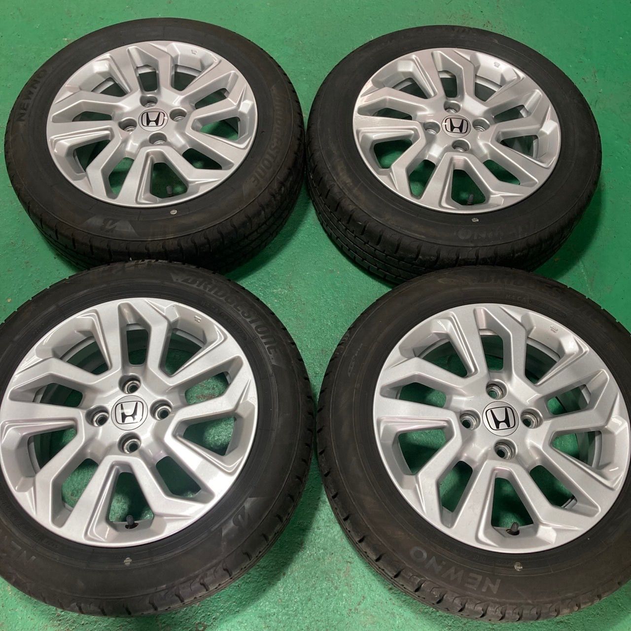ホンダ シャトル 純正 15インチ 6j 50 PCD100 ブリヂストン ニューノ 185|60R15 2025年 フィット