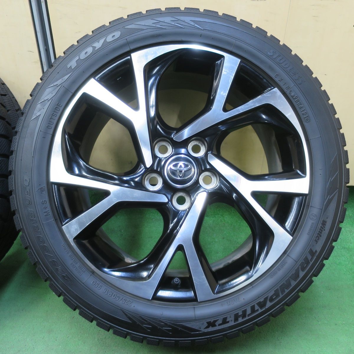 クラウン 18純正ホイール ブリヂストン バリ溝