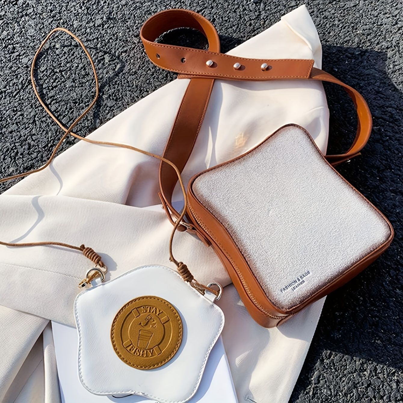 ショルダーバッグ 斜めがけ 目玉焼き 食パン ミニポーチ