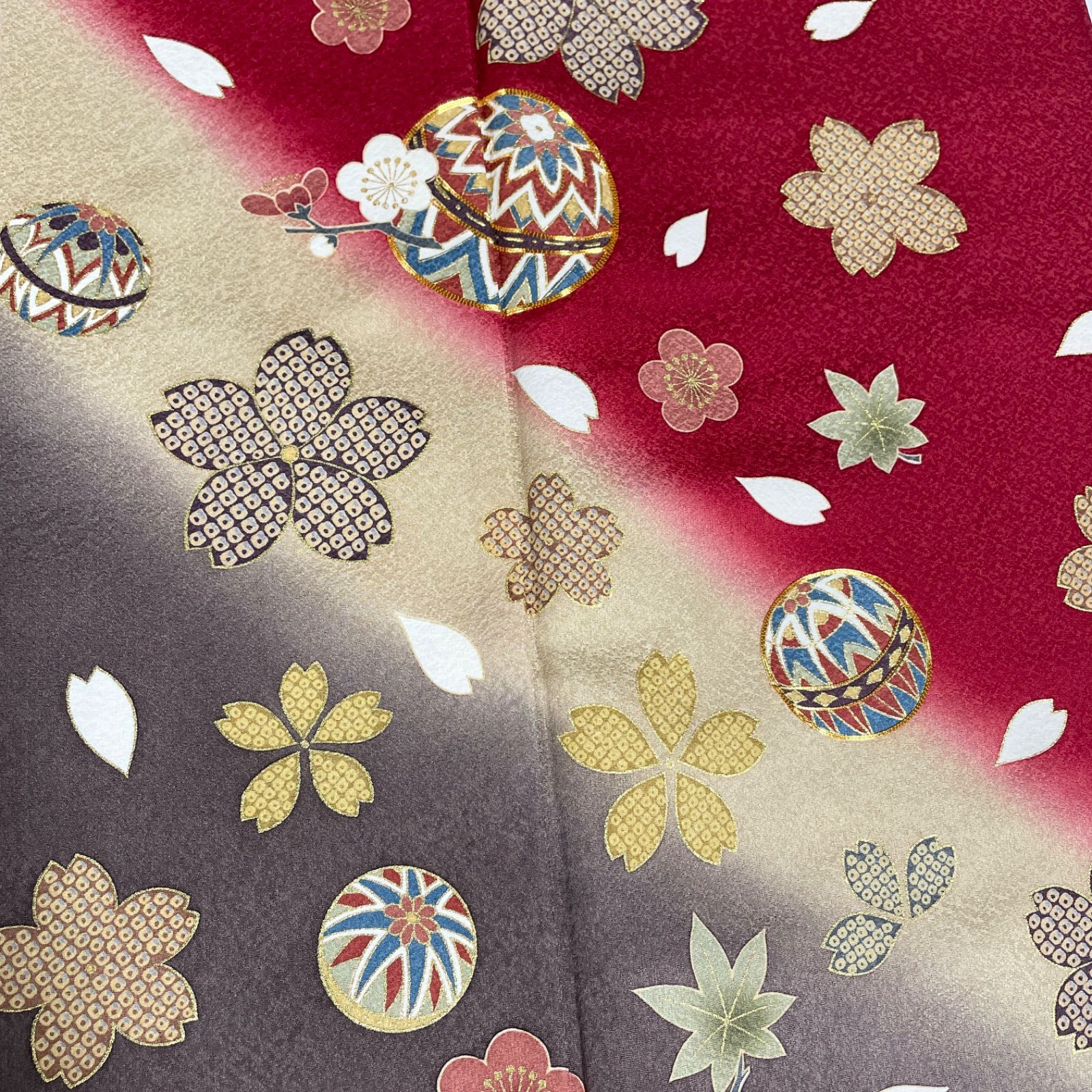 振袖 1枚 正絹 赤系 成人式【10229】 - メルカリ