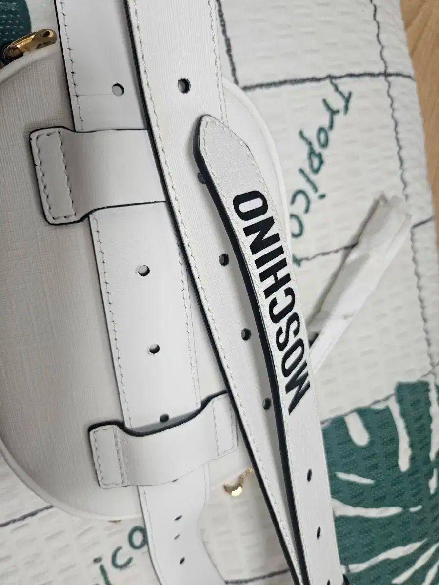 新品 正規品 Moschino(モスキーノ) テディ ベア ベルトバッグ