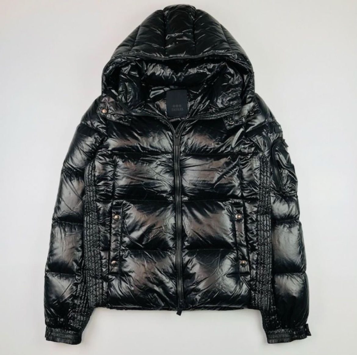 美品☆TATRAS・タトラス BELBO メンズ ブランドアイコンワッペン 腕 