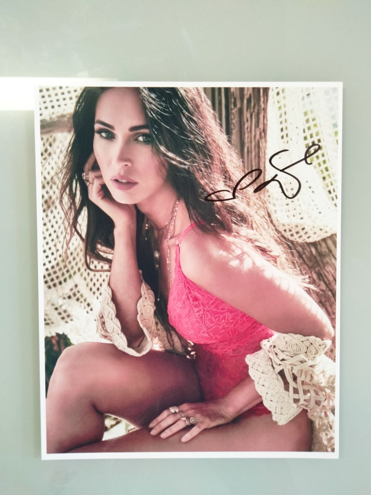 ミーガン・フォックス直筆サイン入り超大型写真‥Megan Fox… 【公式通販】