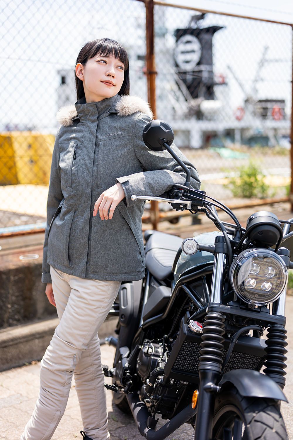 カーキ レディース