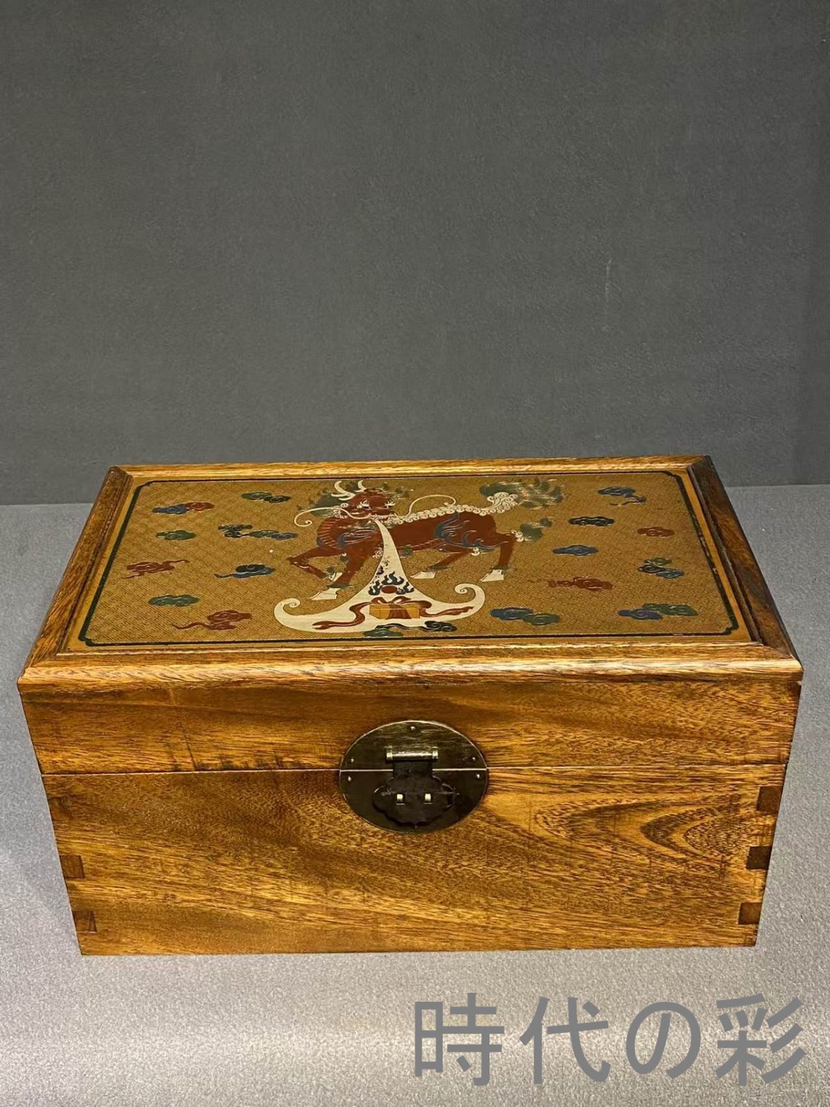 中国古美術 旧家蔵出 花梨木 彫刻 漆塗り彫刻 麒麟献瑞 百宝収納箱 手作り 細密彫 木製工芸品 文房置物 唐物 古玩 古民具 古置物 東洋彫刻 清時代 R07100618