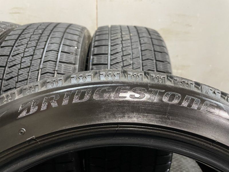 BS BRIDGESTONE BLIZZAK VRX2 245/40R18 18インチ スタッドレス 4本 スカイライン レクサスGS audi/A4/A4アバント/A6/TT等　(KTI271)クレジットカード QRコード決済可能 BS BRIDGESTONE BLIZZAK VRX2 245/40R18 18インチ スタッドレス 4本