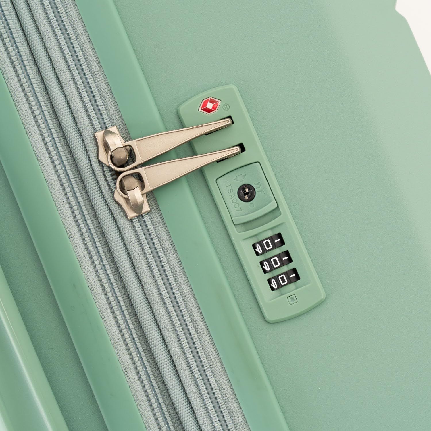 アジア･ラゲージ ドリンクホルダー付きスーツケース