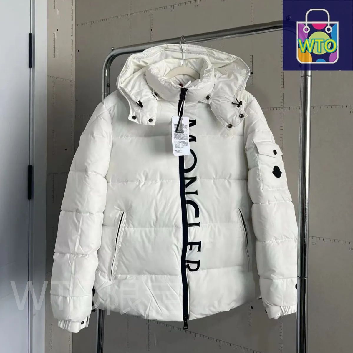 新品未使用】MONCLER （モンクレール）白 ダウンジャケット