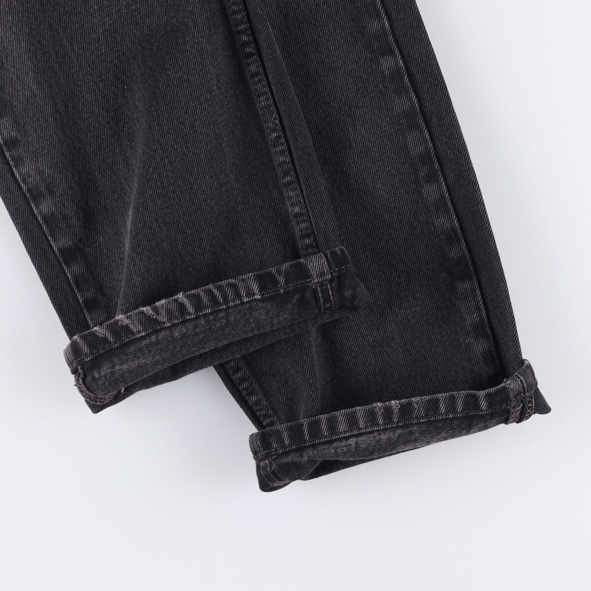 ブラックデニム テーパードデニムパンツ