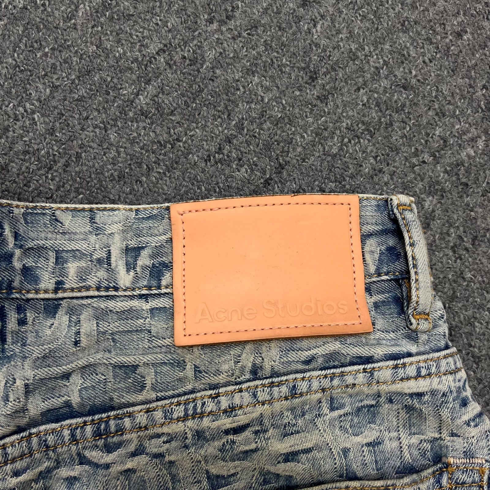 acne studios モノグラムデニムショートパンツ Acne Studios モノグラム デニムショーツ | ブルー | FARFETCH JP