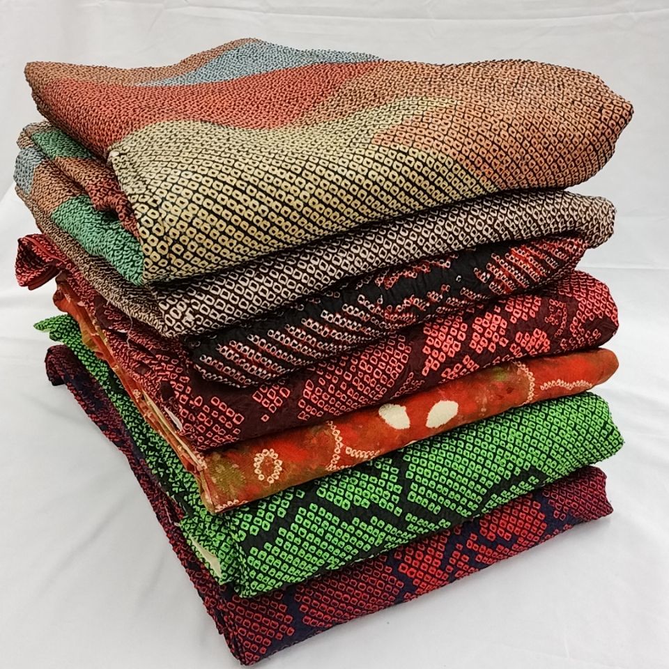 小紋 身丈161cm 裄丈65.5cm M 袷 千地泰弘 落款 花柄 幾何学模様 灰緑  