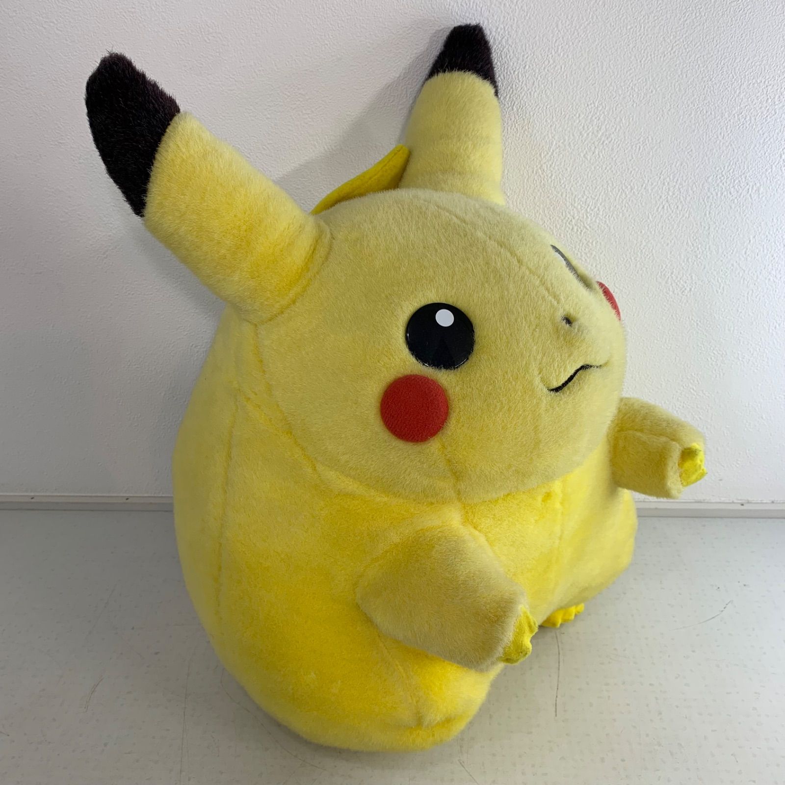 TOMY ポケモン ピカチュウ 1/1 等身大 ぬいぐるみ 初期 初代 - メルカリ