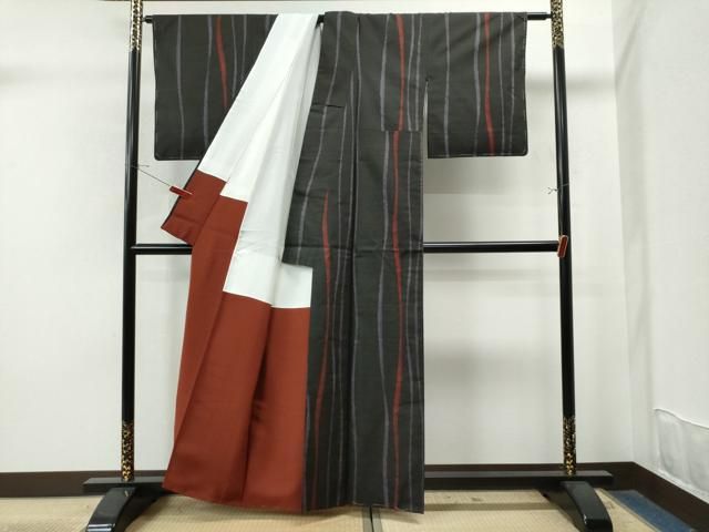 平和屋着物○本場大島紬 7マルキ 泥染め よろけ縞 証紙付き 正絹 逸品