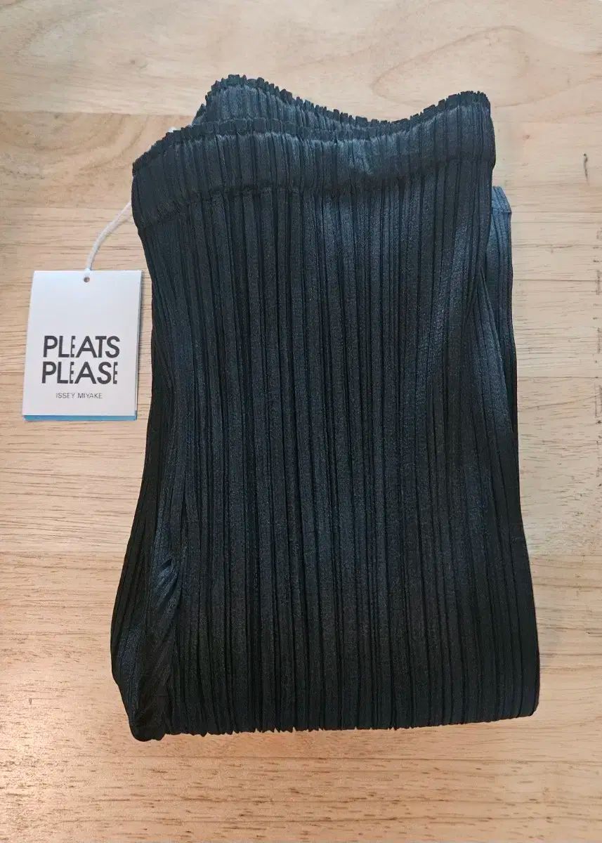 プリーツプリーズ マンスリー 1月 パンツ