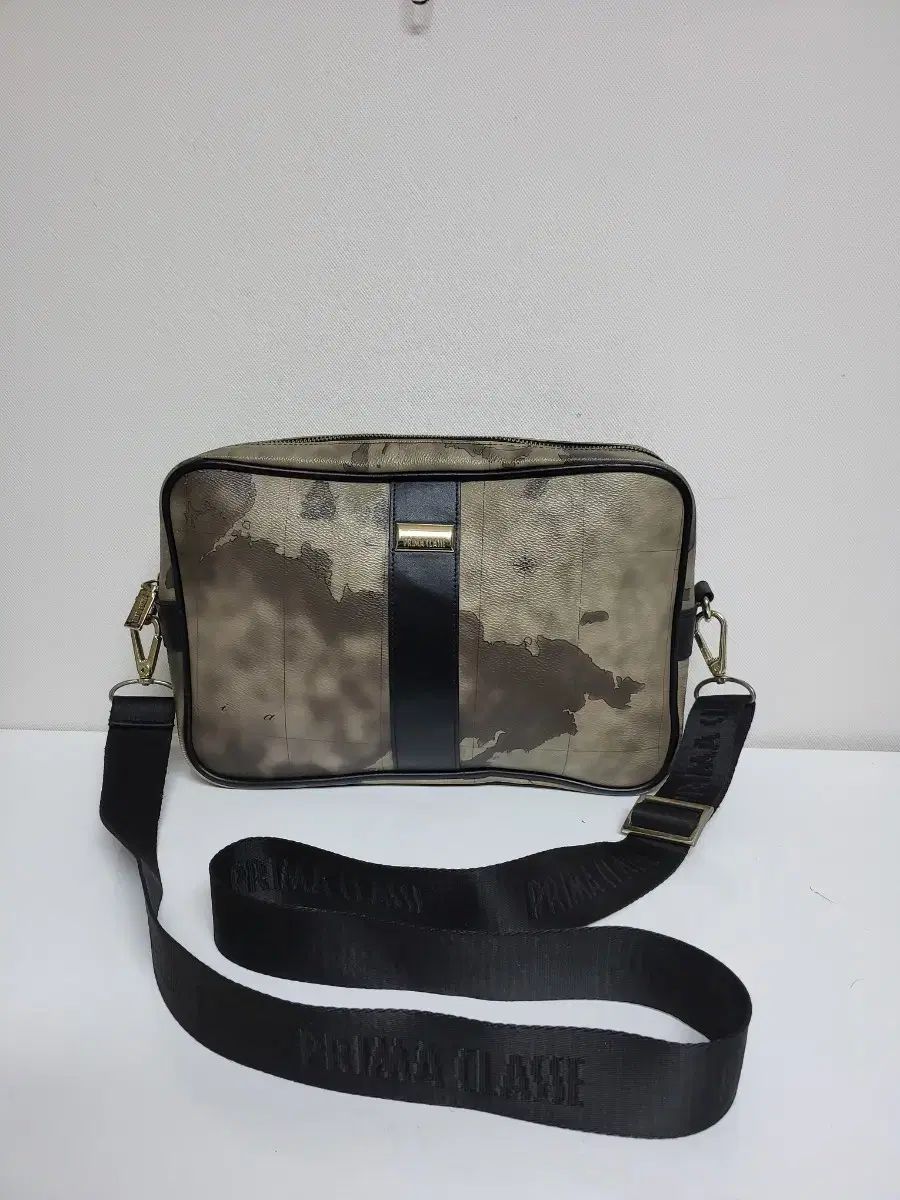 PRIMA CLASSE プリマクラッセ クロスバッグ 30 22 公開
