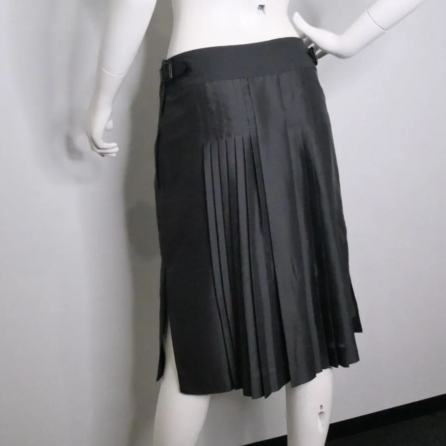 プリーツスカート
