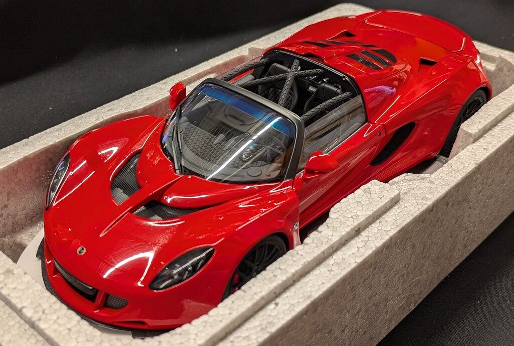 AUTOart 1/18 Hennessey Venom GT 赤 AUTOart 1/18 Hennessey Venom GT 赤