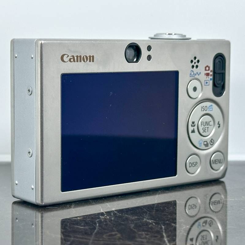 ホワイト コンデジ