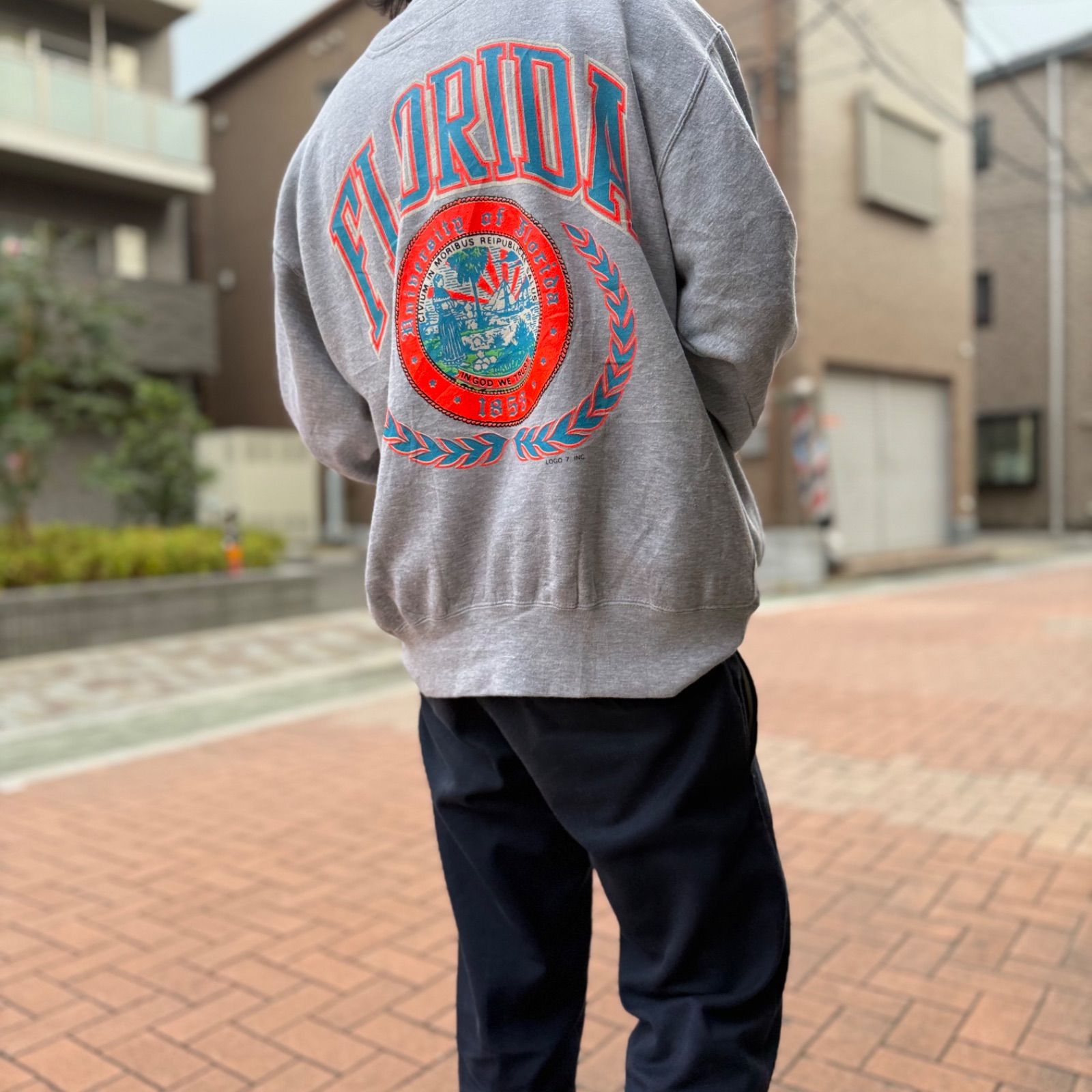 グレー Lサイズ プリント入りスウェット Lサイズ スウェット 