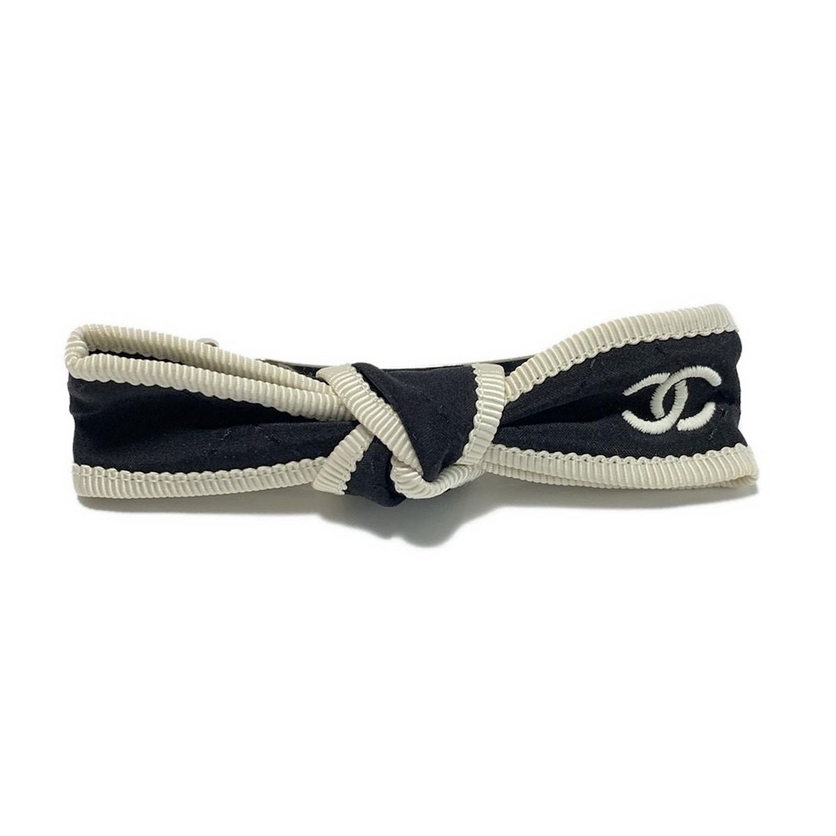 ★刺繍ココマークのアクセント★【CHANEL】シルクリボンバレッタ CHANEL(シャネル) バレッタ美品 ココマーク シルク 黒×白 リボン