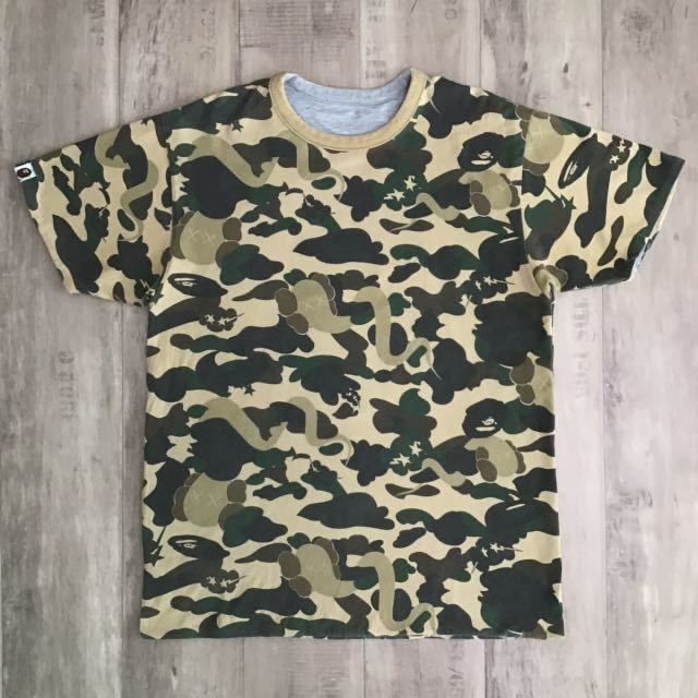 ☆リバーシブル☆ KAWS × BAPE bendy 1st camo Tシャツ Mサイズ a