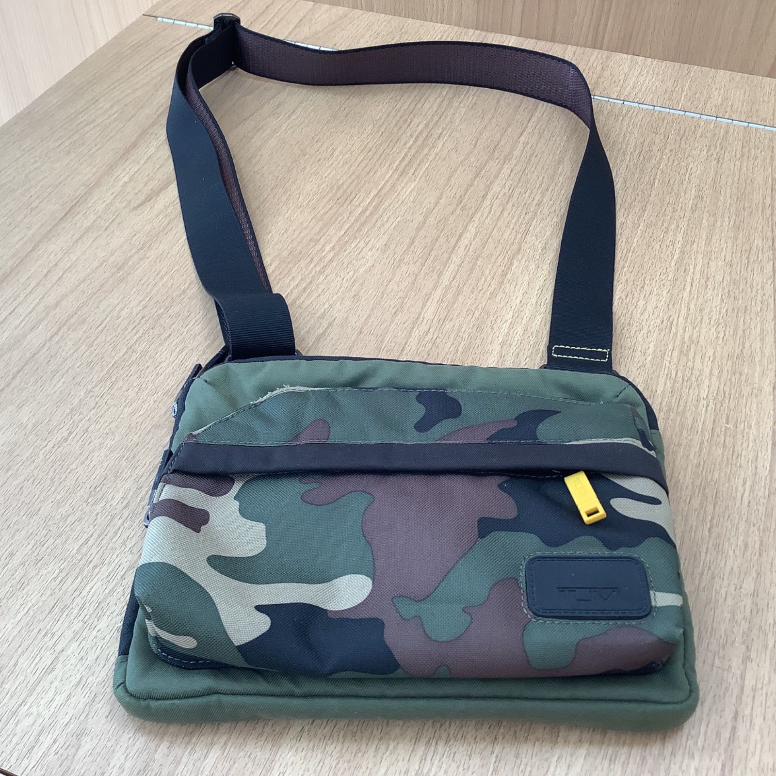 TUMI トゥミ 22318SCH ALPHA BRAVO ボディーバック 迷彩 TUMI カモフラ