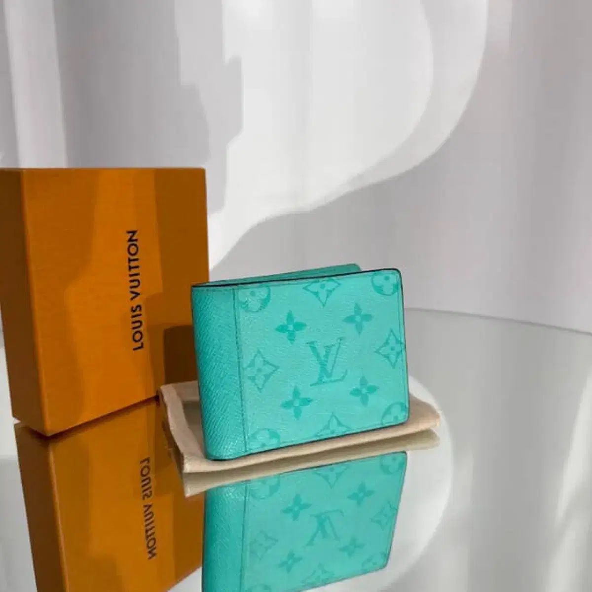 Louis Vuitton ルイヴィトン エクリプス マイアミ マルチプルウォレット