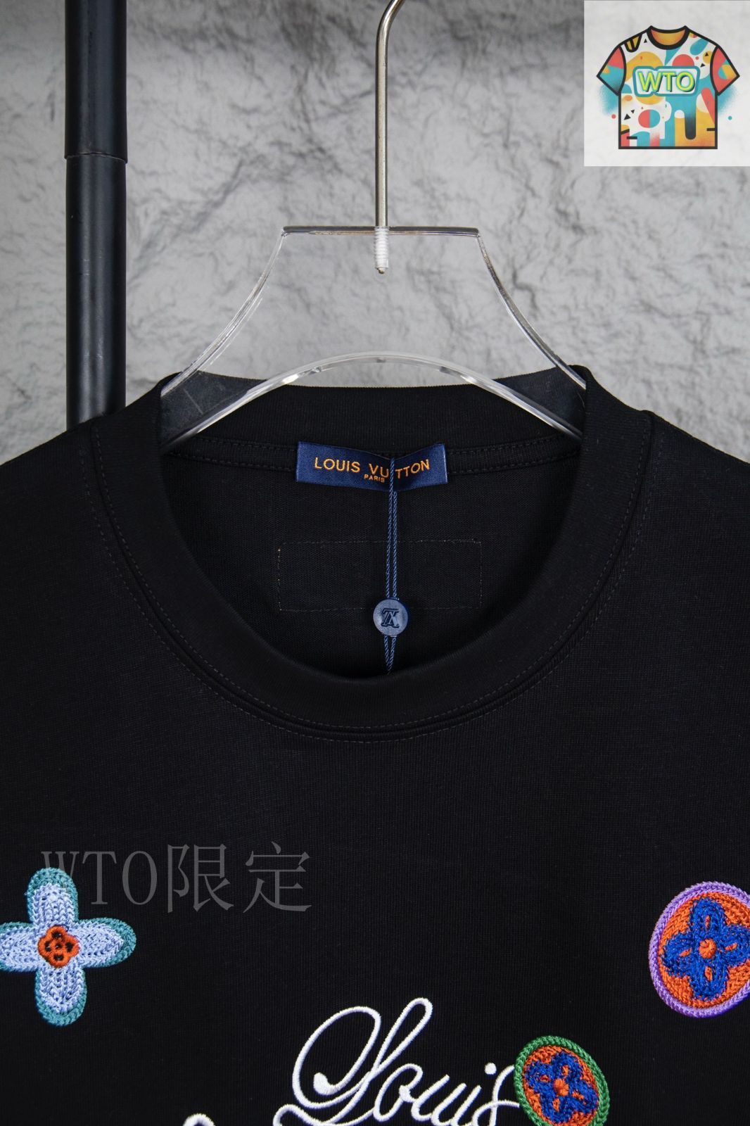 LOUIS VUITTON 花の刺繍モチーフ夏用Tシャツ LOUIS VUITTON 花の刺繍モチーフ夏用Tシャツ - メルカリ