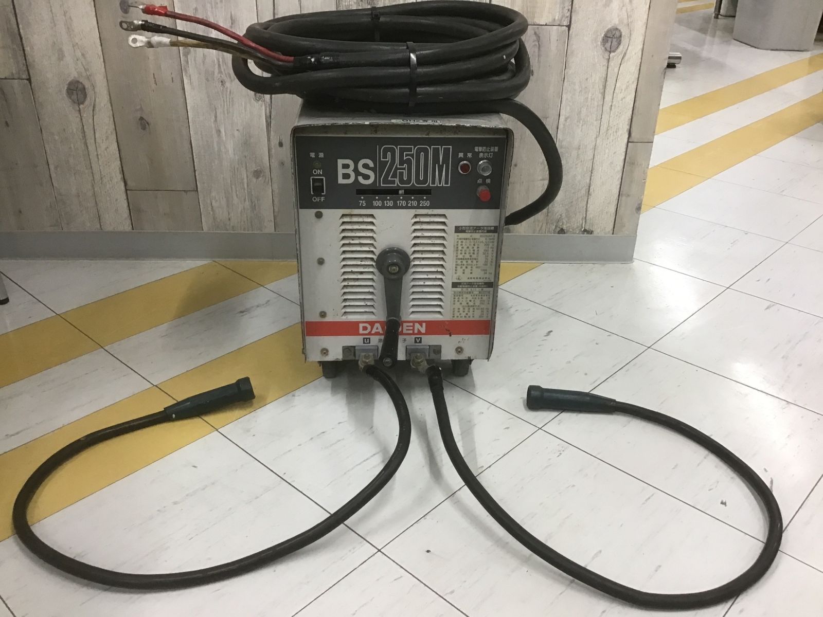 み 福山通運営業所留め C現状動作品 ●ダイヘン DAIHEN 電気溶接機 BS250M●アクトツール富山店●窓