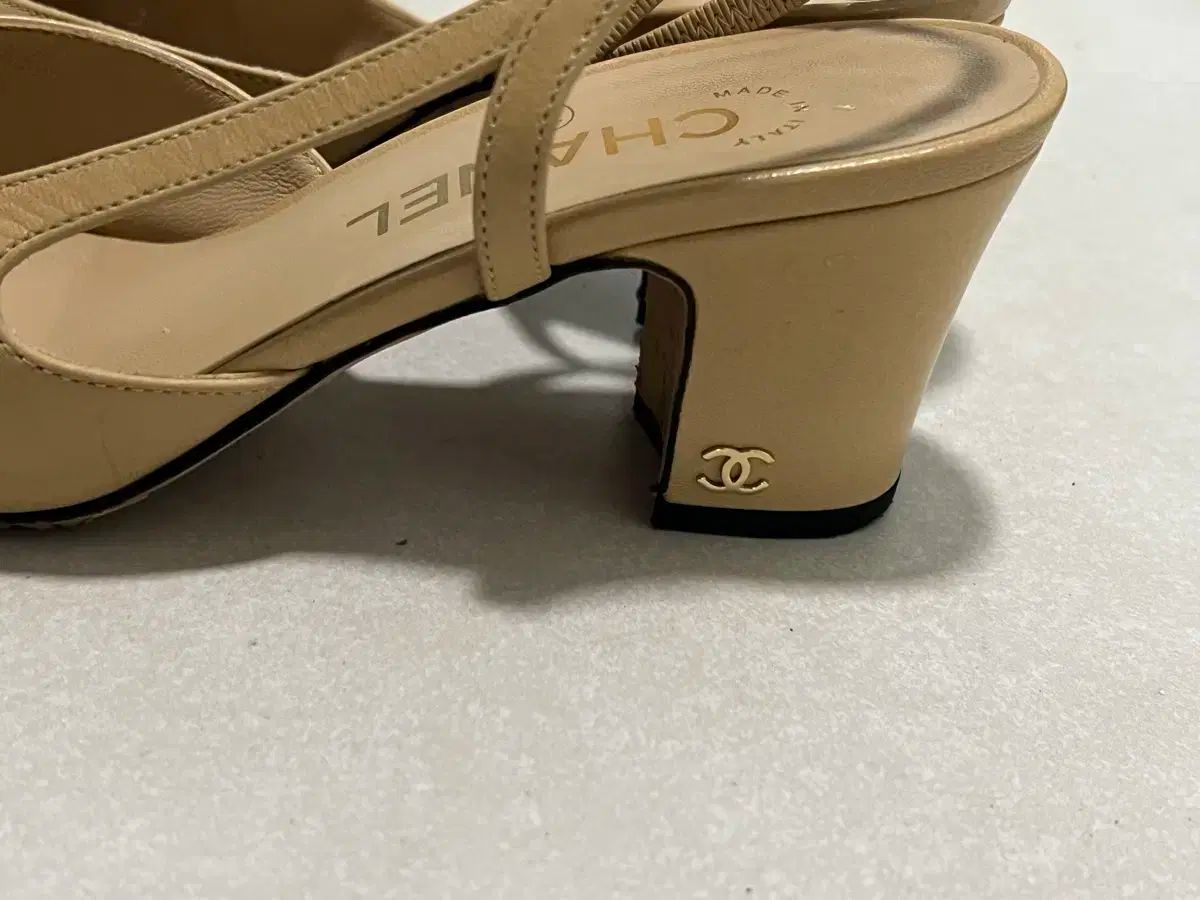 シャネルスリングバックシューズ