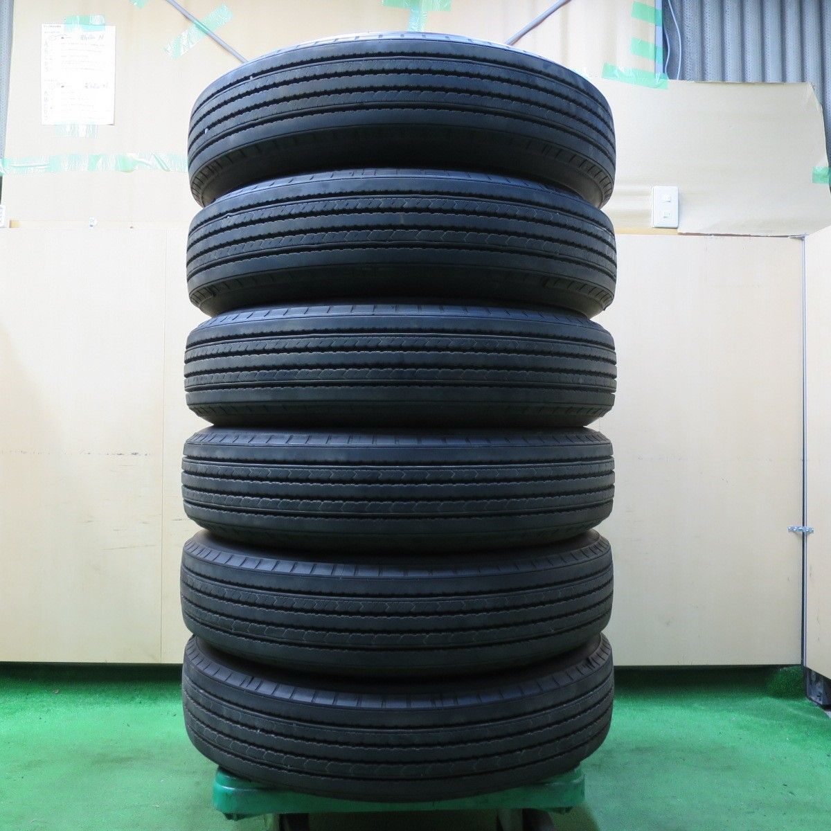 新車外し！225/80R17.5 DUNLOP SP330K 25年製 9mm 2本 まとめて取り引き