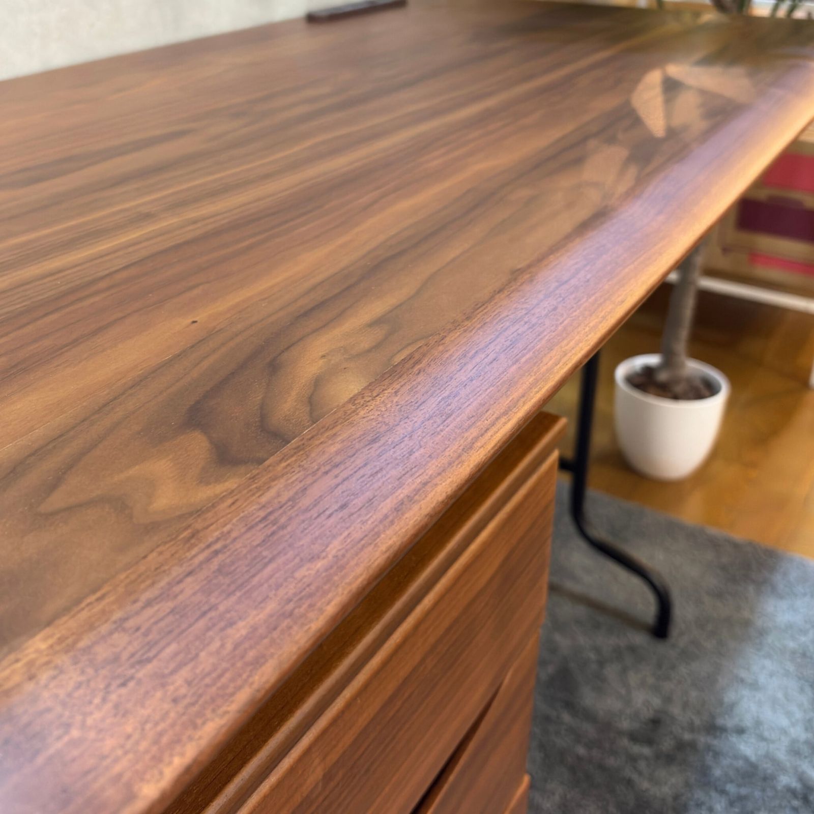 ウォールナット×ブラックアイアン