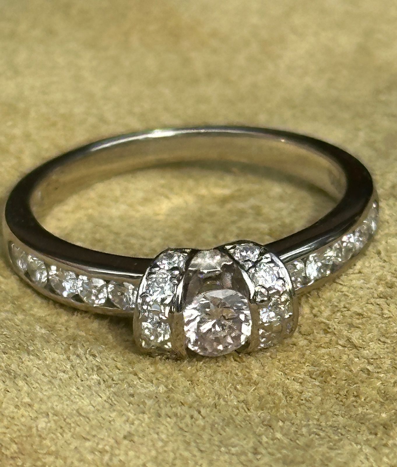 鑑別書付Pt900ライトピンクダイヤ0.224ctダイヤ0.37ctリング - メルカリ 