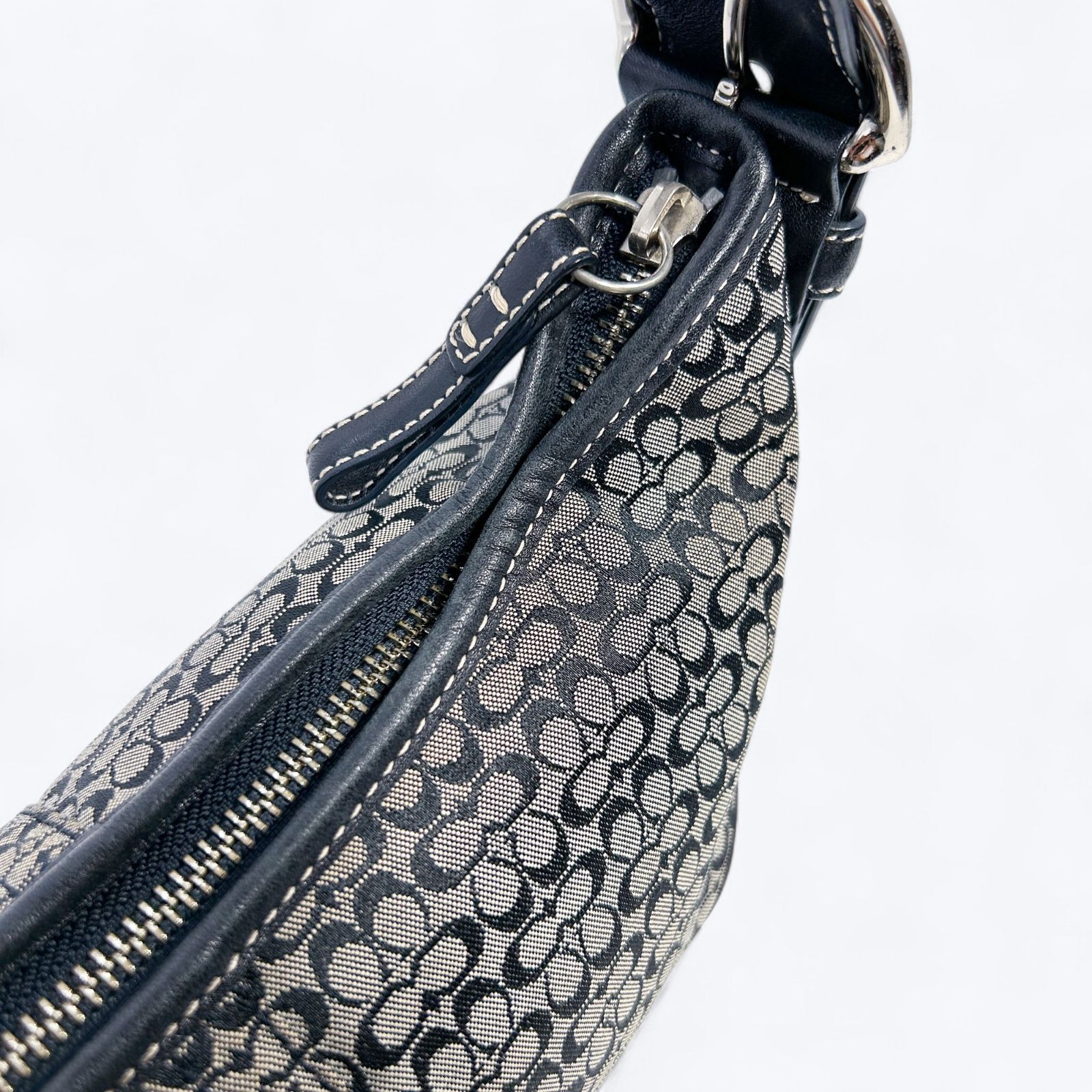 COACH ミニシグネチャー スモールホーボー ハンドバッグ
