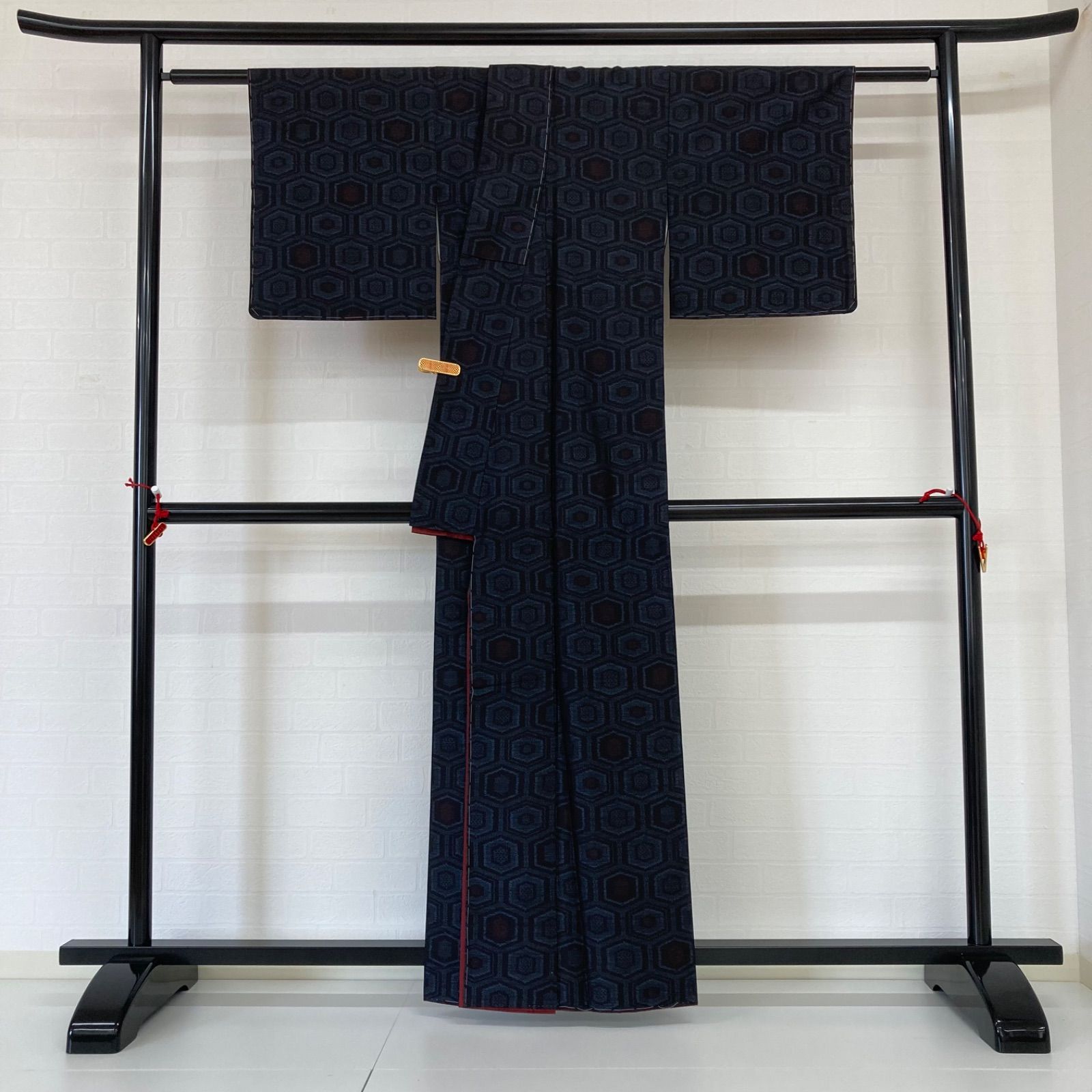 本場大島紬 泥染 裄65 横双 麻の葉 縞模様 素敵な絣柄 とてつもなく