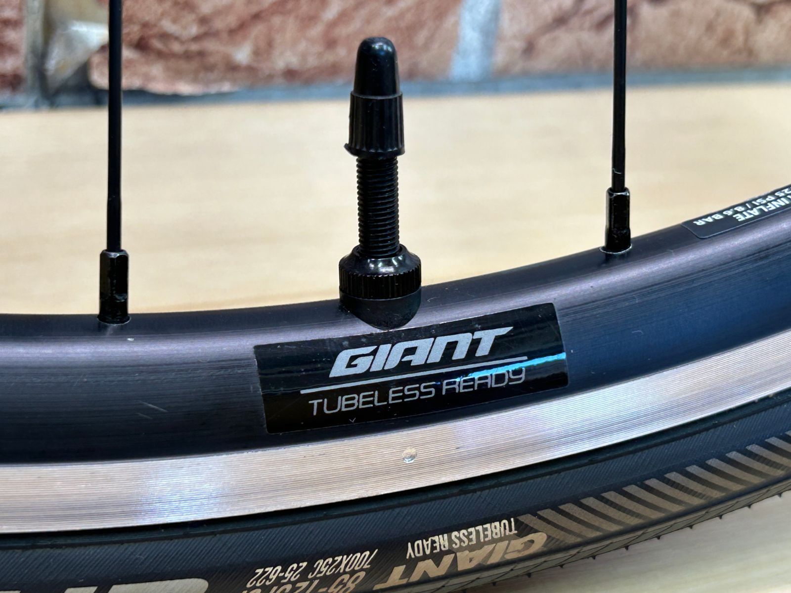 未使用]GIANT PR2ホイールセット GAVIA AC1タイヤ チューブレス - ロードバイク