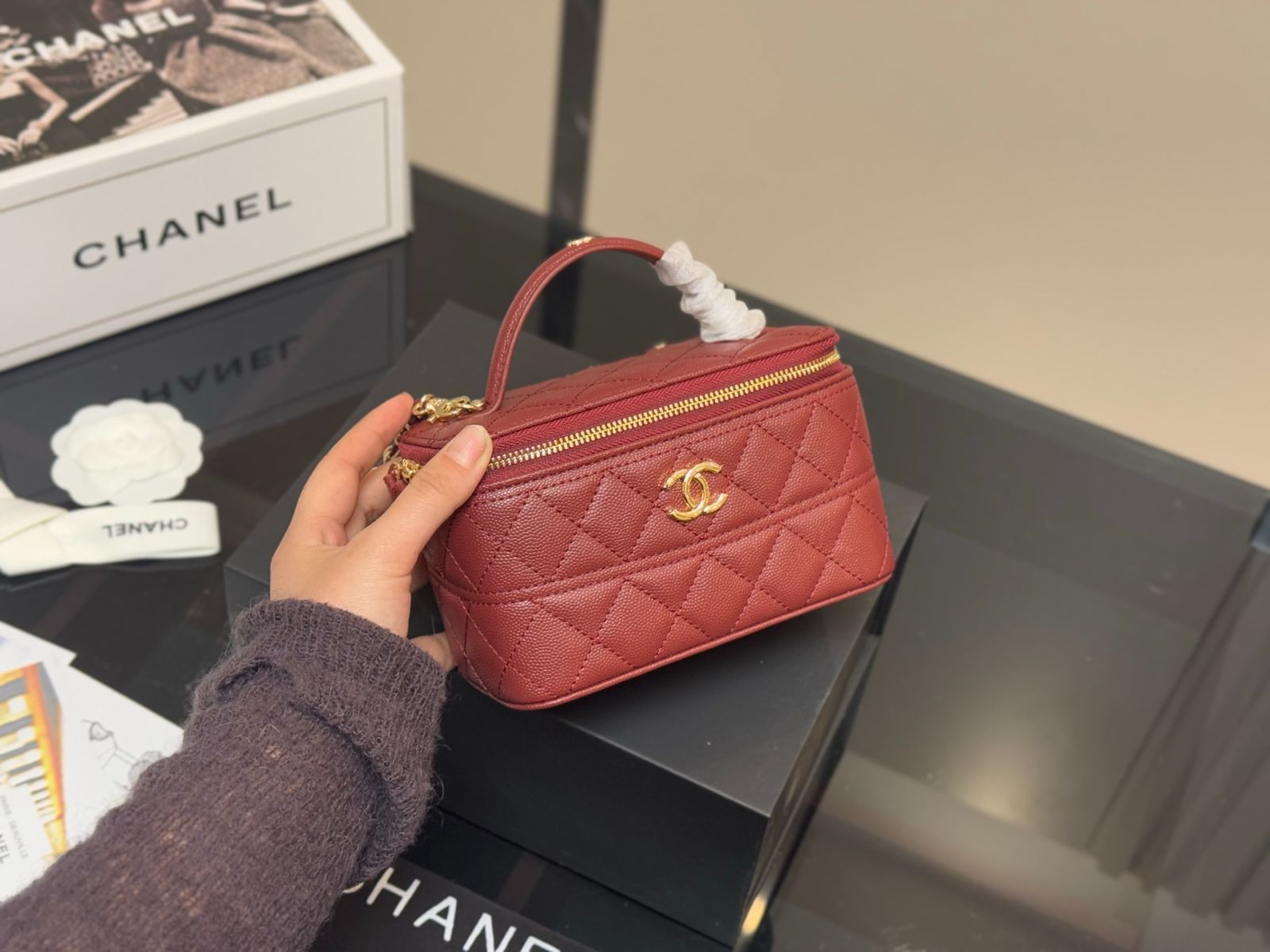 【正規品】CHANEL バッグ型ブローチ 箱タグ付き 正規品】CHANEL バッグ型ブローチ 箱タグ付き