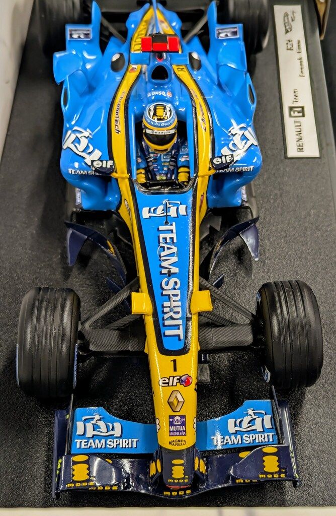 MATTEL 1/18 HOT WHEELS RACING RENAULT F1 Team 2006 R26 F