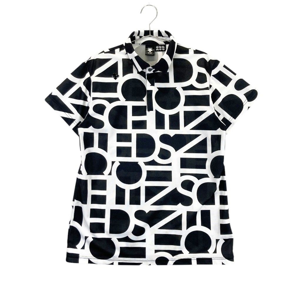 サイズ：XO DESCENTE GOLF デサントゴルフ  半袖ポロシャツ 総柄 ブラック系 [240101368459] ゴルフウェア メンズ ストスト サイズ：XO DESCENTE GOLF デサントゴルフ 半袖ポロシャツ 総柄