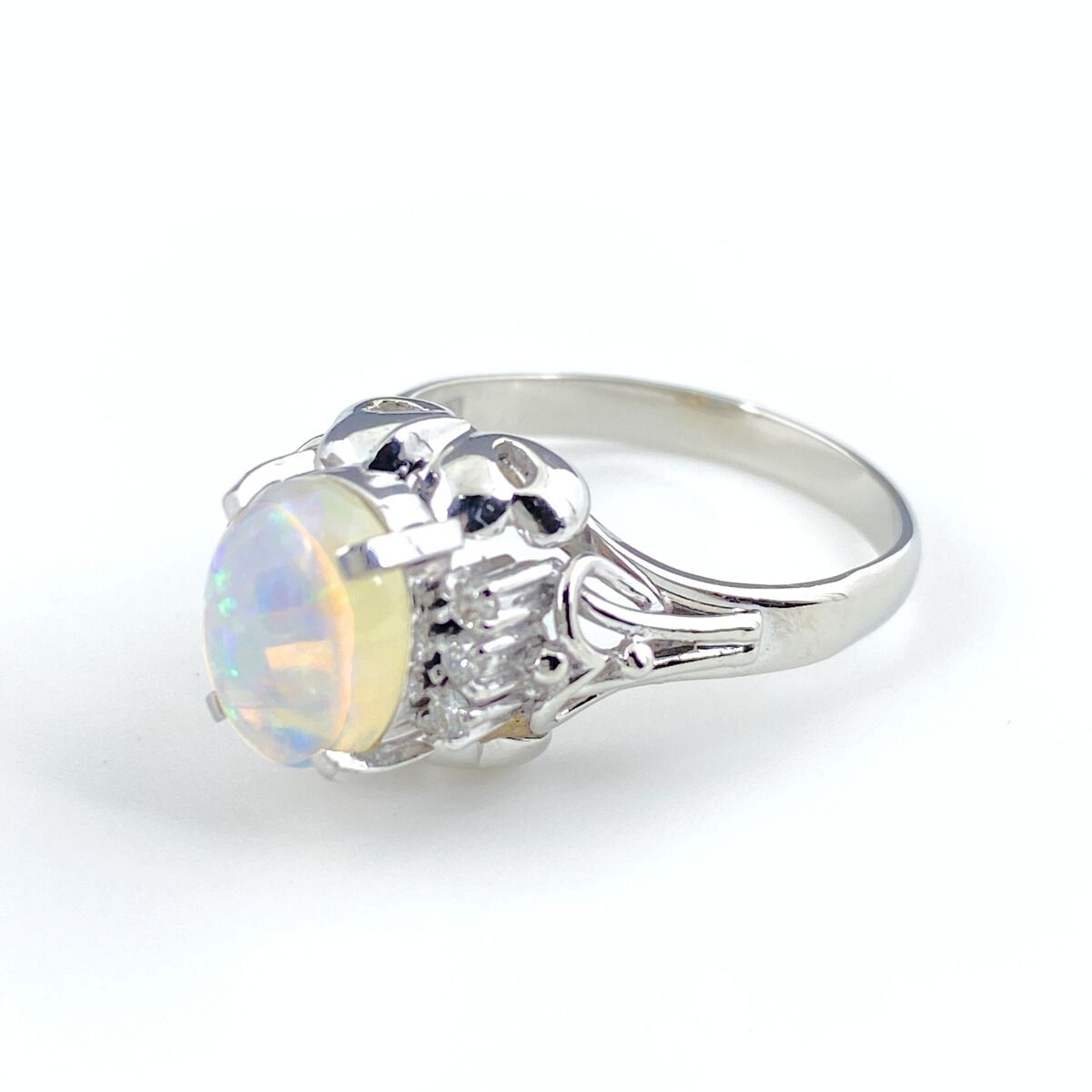 オパール デザインリング プラチナ 指輪 メレダイヤ リング 13.5号 Pt900 オパール ダイヤモンド レディース