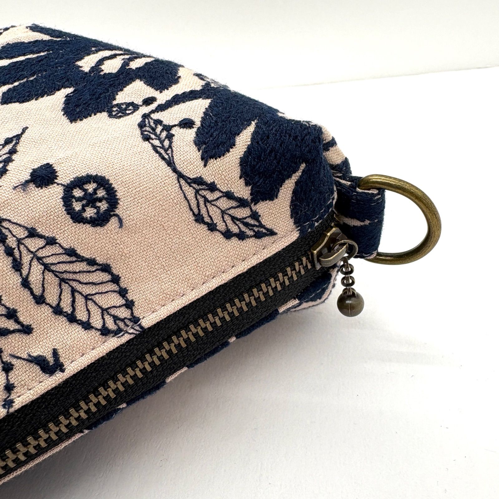 黒*こ様 コヤンイサムチョン バミちゃん スマホショルダー