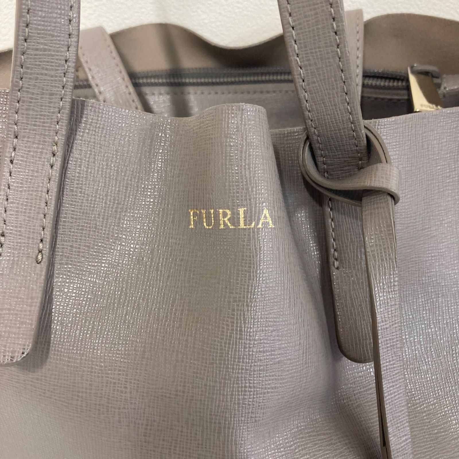 お値下げ中！】FURLA トートバッグ サリー S グレージュ - メルカリ