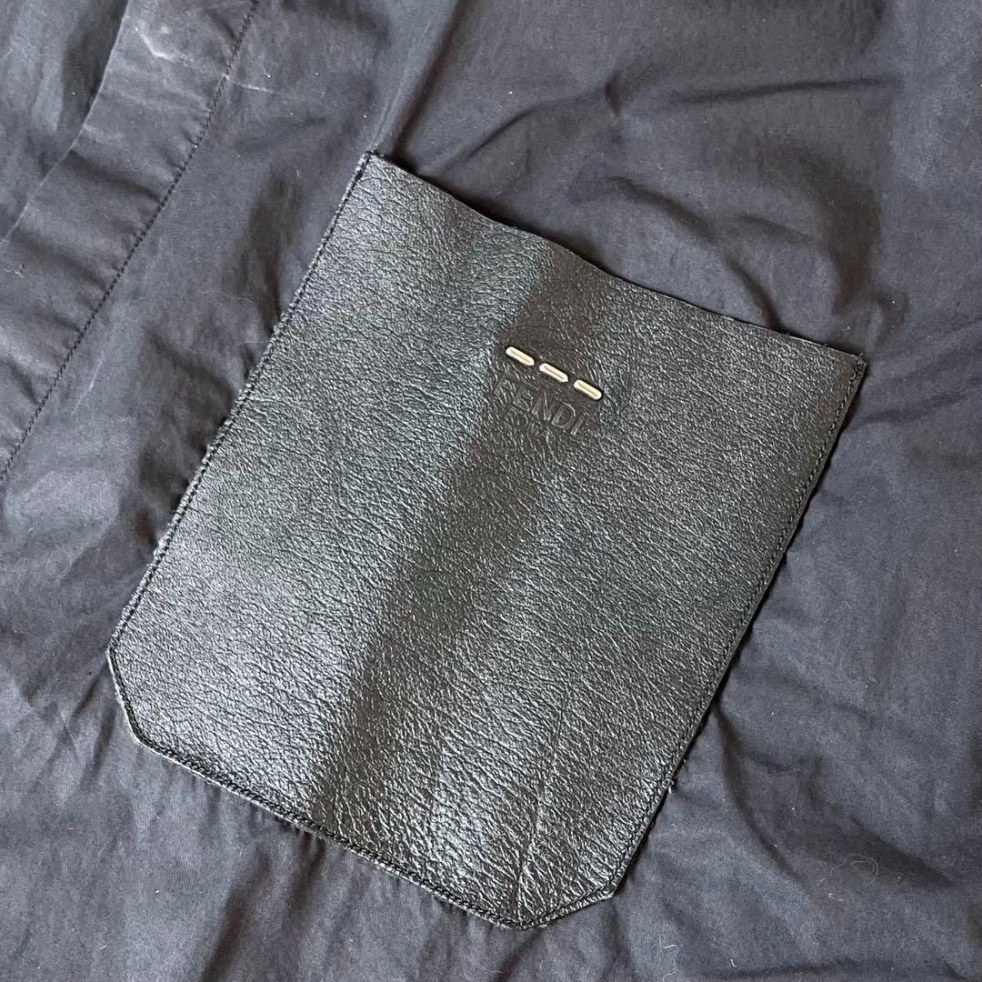 現行タグ FENDI シャツ 半袖 レザーポケット ブラック Mサイズ 39 現行タグ FENDI シャツ 半袖 レザーポケット ブラック Mサイズ