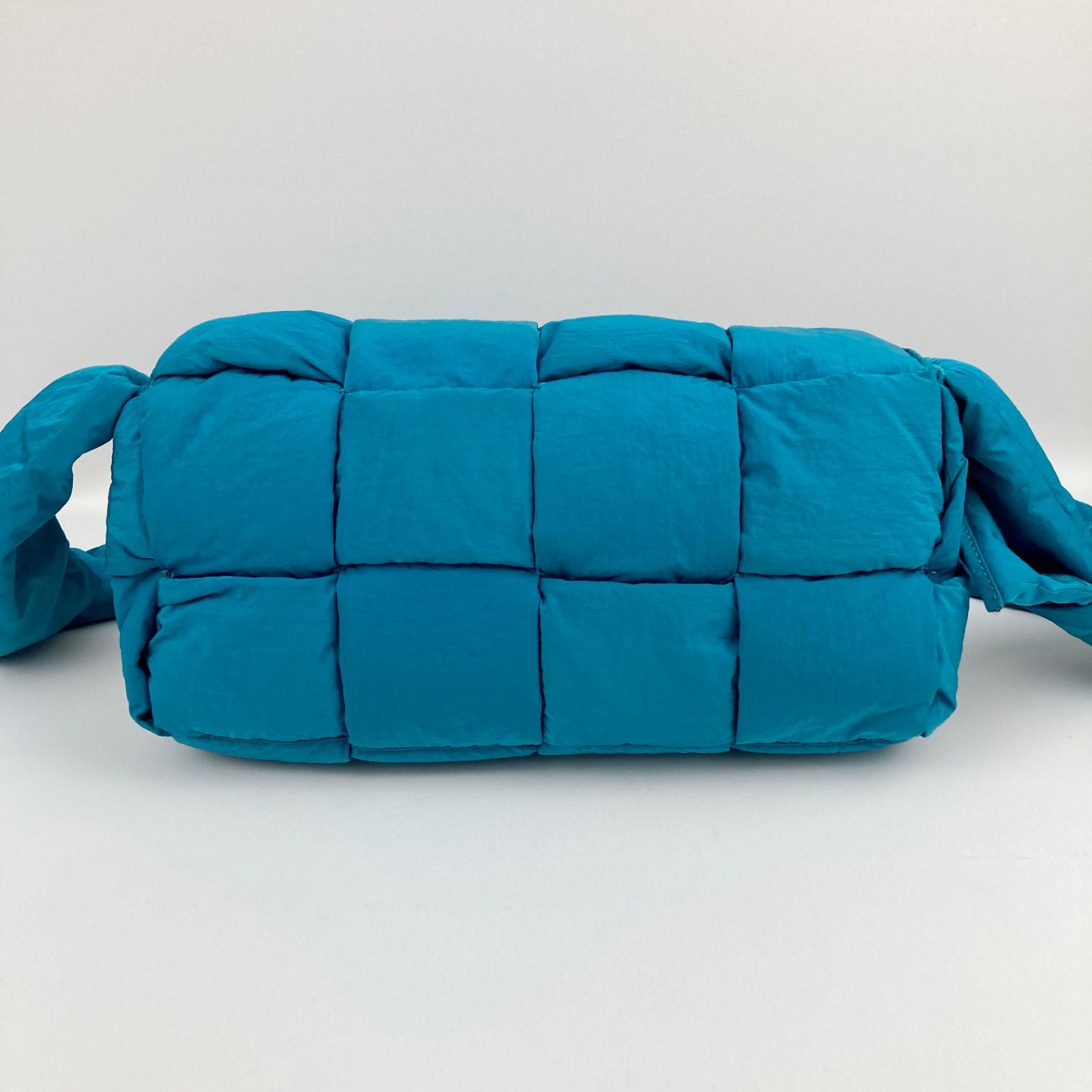 BOTTEGAVENETA ボッテガヴェネタ スピンネーカー ショルダーバッグ