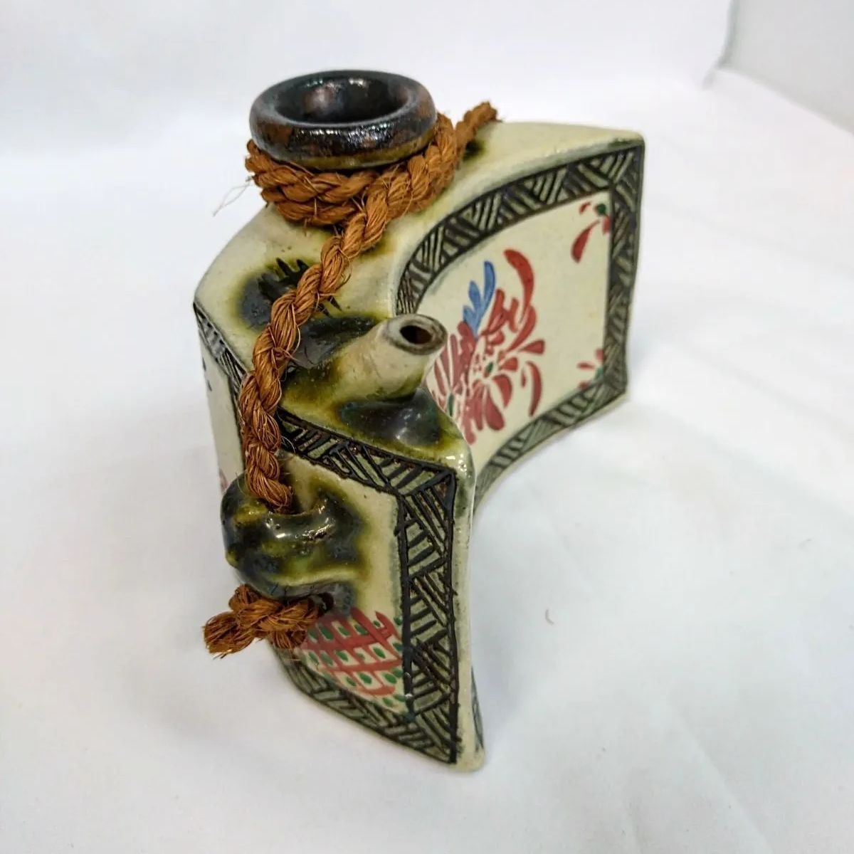 昭和ヴィンテージ　琉球焼　赤絵花紋酒瓶　徳利　泡瓶 昭和ヴィンテージ 琉球焼 赤絵花紋酒瓶 徳利 泡瓶