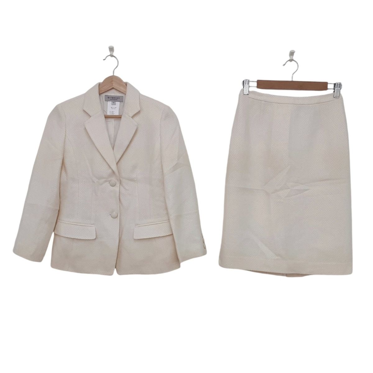 GIVENCHY(ジバンシー) スカートスーツ レディース美品 - アイボリー 