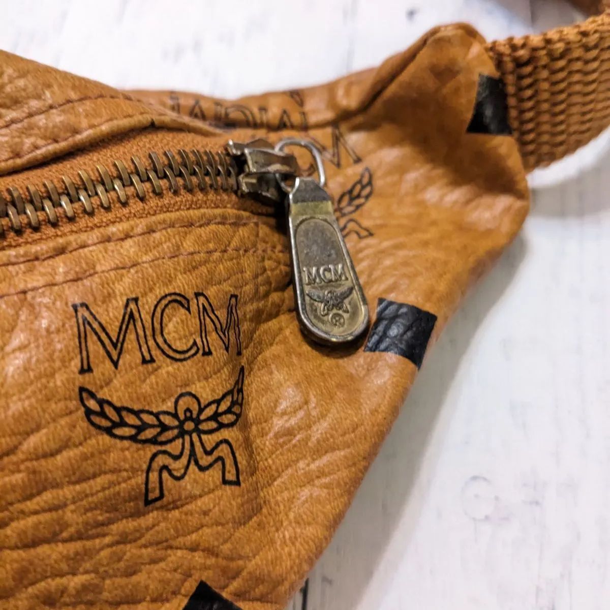 MCM.ウエストポーチ MCM モノグラム レザーボディバッグ ウエスト