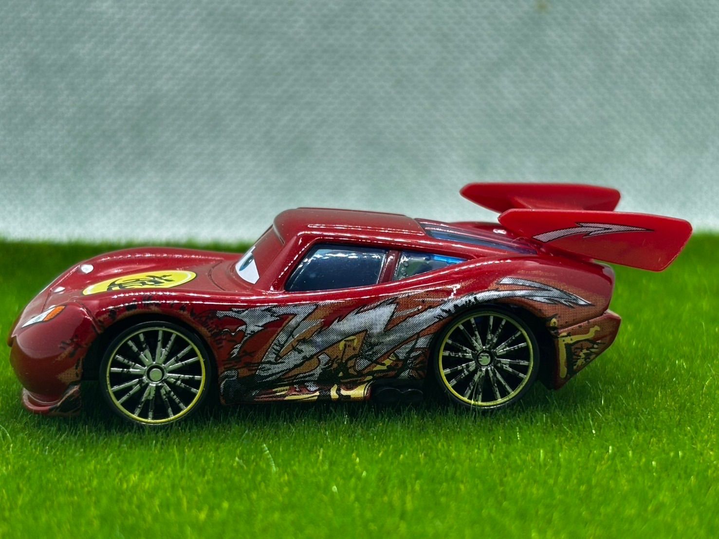 新品】カーズ ミニカー ドラゴンライトニング・マックィーン - Mercari