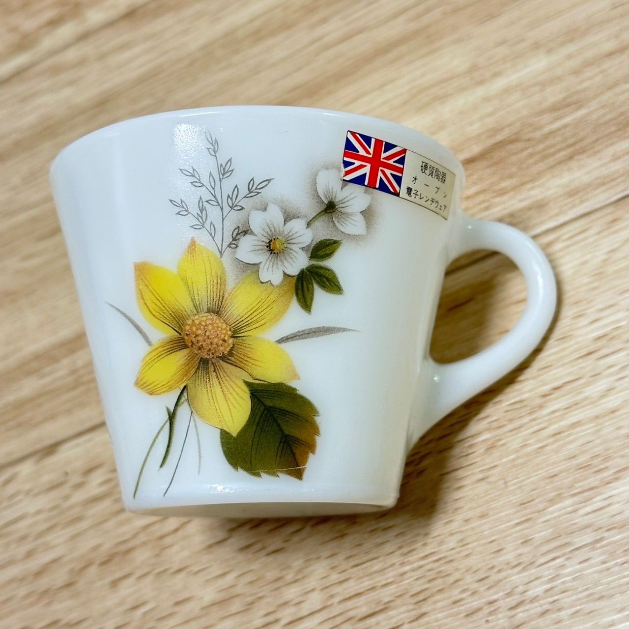 JAJ 英国　パイレックス　花柄　カップ　ソーサー　2客セット JAJ パイレックス PYREX 2客セット カップ & ソーサー イギリス